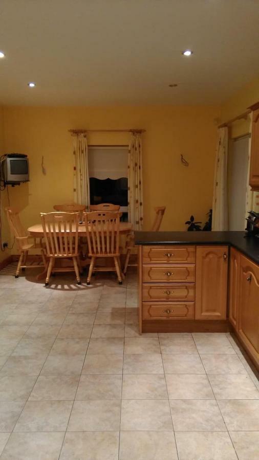 Warm And Welcoming Family Home Ballinrobe Ngoại thất bức ảnh